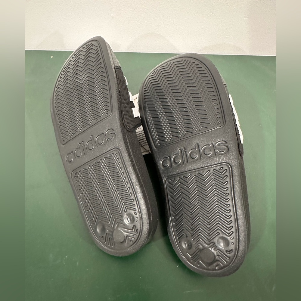 adidas Adilette Shower Slides Kids Unisex Size 11k/12k - Picture 3 of 6